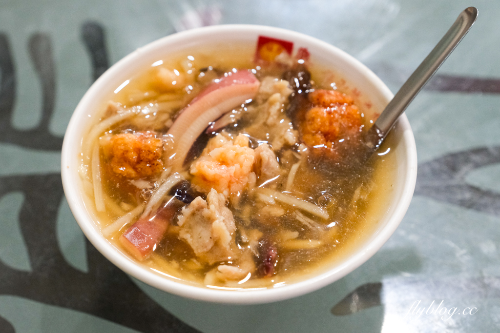 彰化鹿港｜龍山魷魚肉羹．鹿港在地50年老店，觀光客必吃美食 @飛天璇的口袋