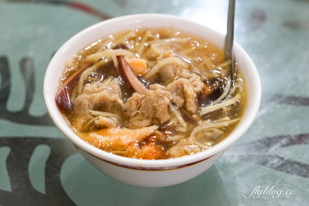 彰化鹿港｜龍山魷魚肉羹．鹿港在地50年老店，觀光客必吃美食 @飛天璇的口袋