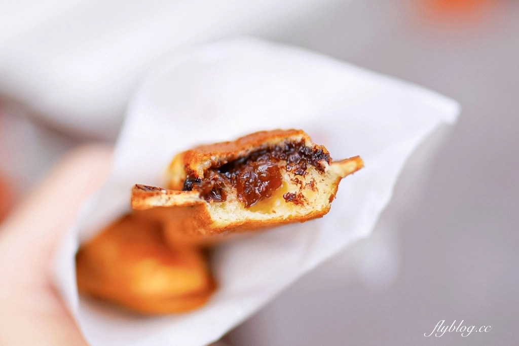 台南中西｜王氏富屋金蕉條雞蛋糕．一天只營業三小時，國華街人氣排隊美食 @飛天璇的口袋