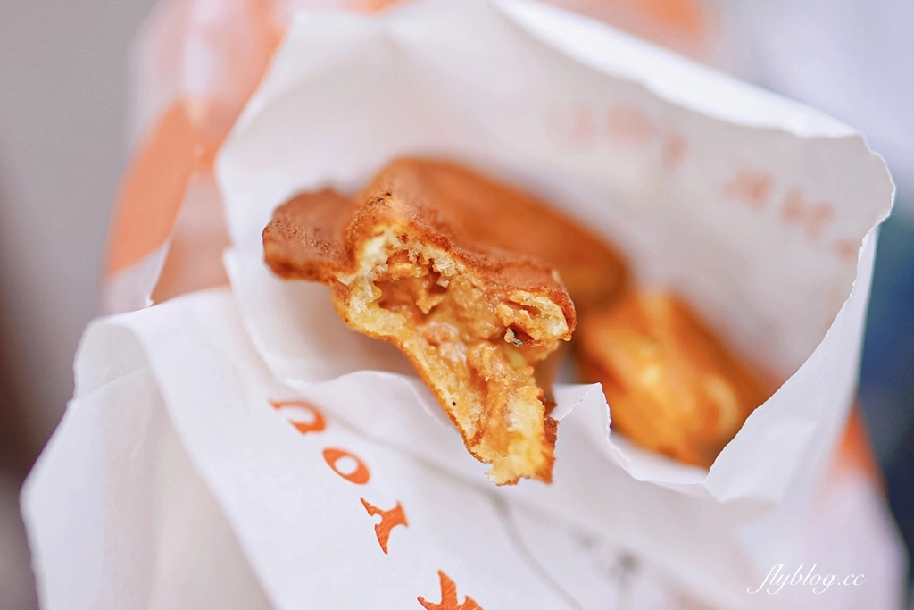 台南中西｜王氏富屋金蕉條雞蛋糕．一天只營業三小時，國華街人氣排隊美食 @飛天璇的口袋