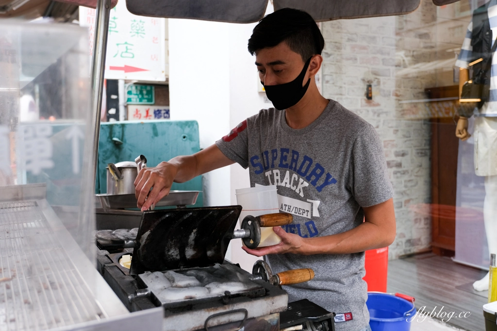 台南中西｜王氏富屋金蕉條雞蛋糕．一天只營業三小時，國華街人氣排隊美食 @飛天璇的口袋