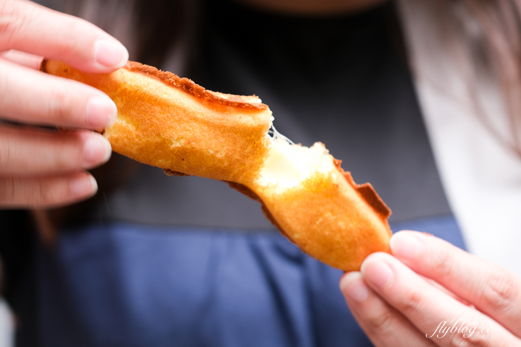 台南中西｜王氏富屋金蕉條雞蛋糕．一天只營業三小時，國華街人氣排隊美食 @飛天璇的口袋