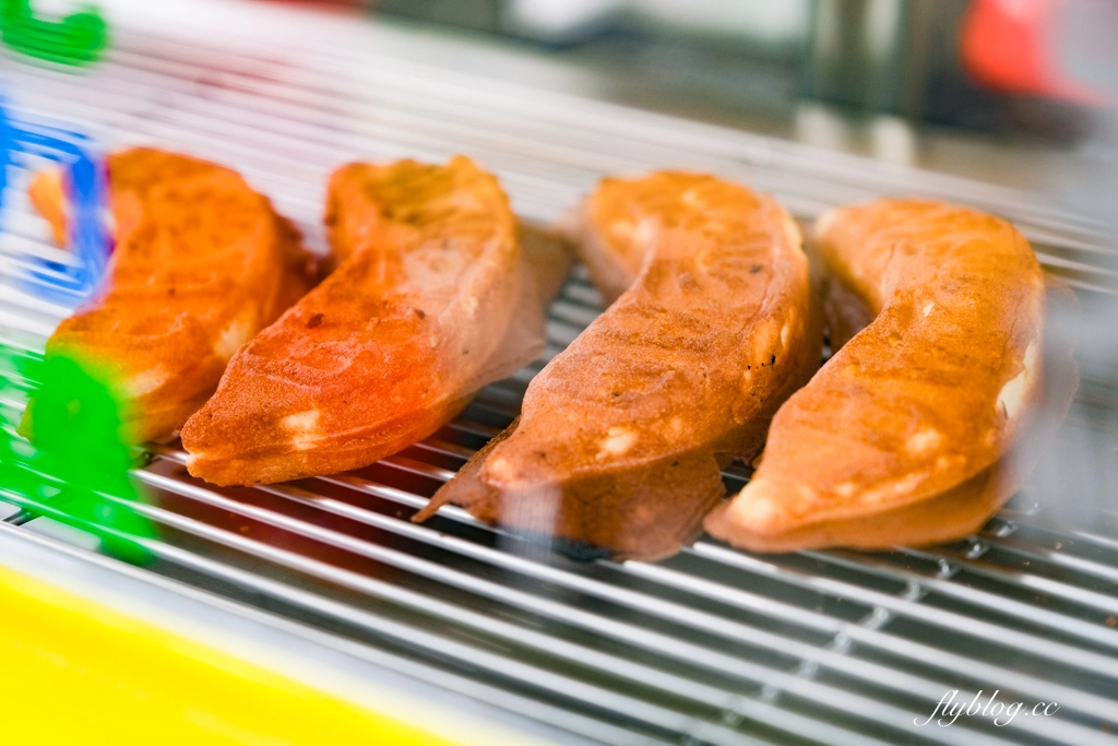 台南中西｜王氏富屋金蕉條雞蛋糕．一天只營業三小時，國華街人氣排隊美食 @飛天璇的口袋