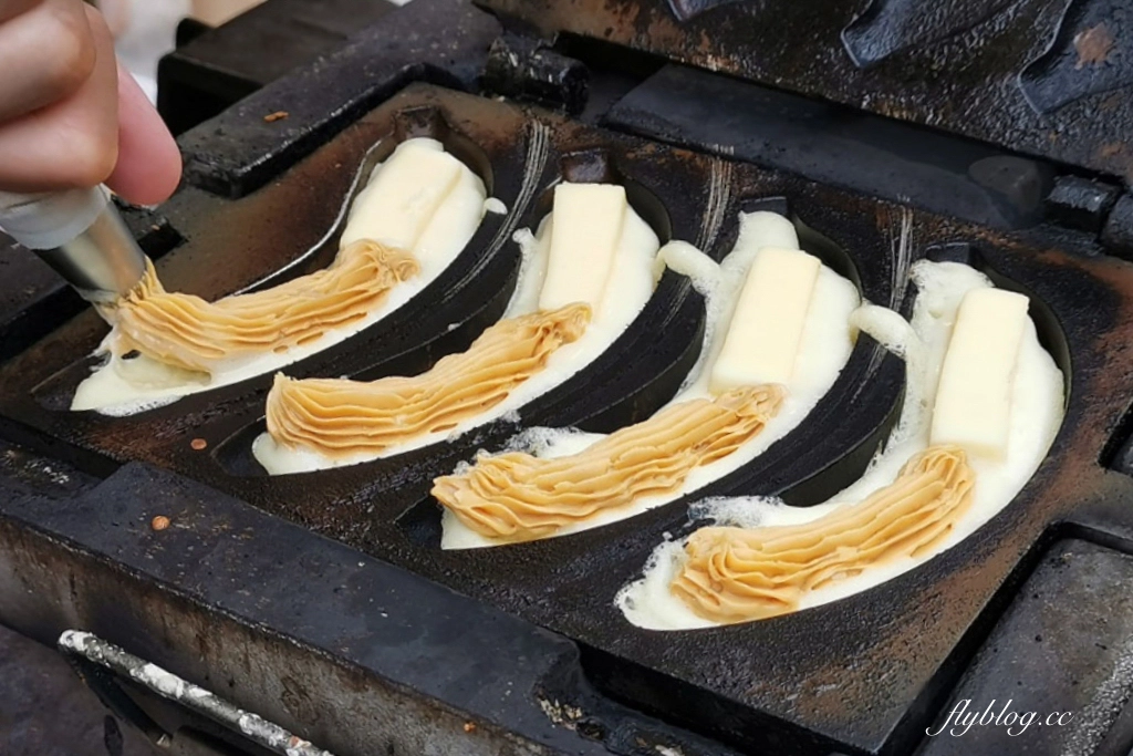 台南中西｜王氏富屋金蕉條雞蛋糕．一天只營業三小時，國華街人氣排隊美食 @飛天璇的口袋