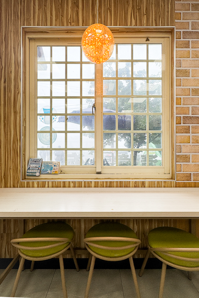 南投仁愛｜全家便利商店 清境雲海店．清境海拔最高便利商店，歐式城堡建築還有羊咩咩 @飛天璇的口袋