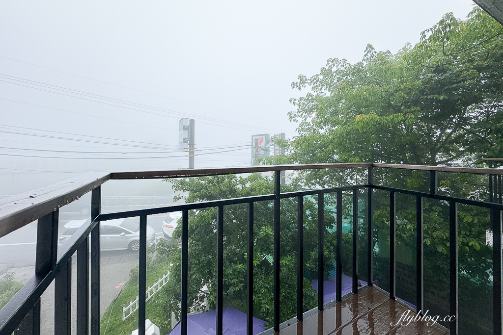 南投仁愛｜全家便利商店 清境雲海店．清境海拔最高便利商店，歐式城堡建築還有羊咩咩 @飛天璇的口袋