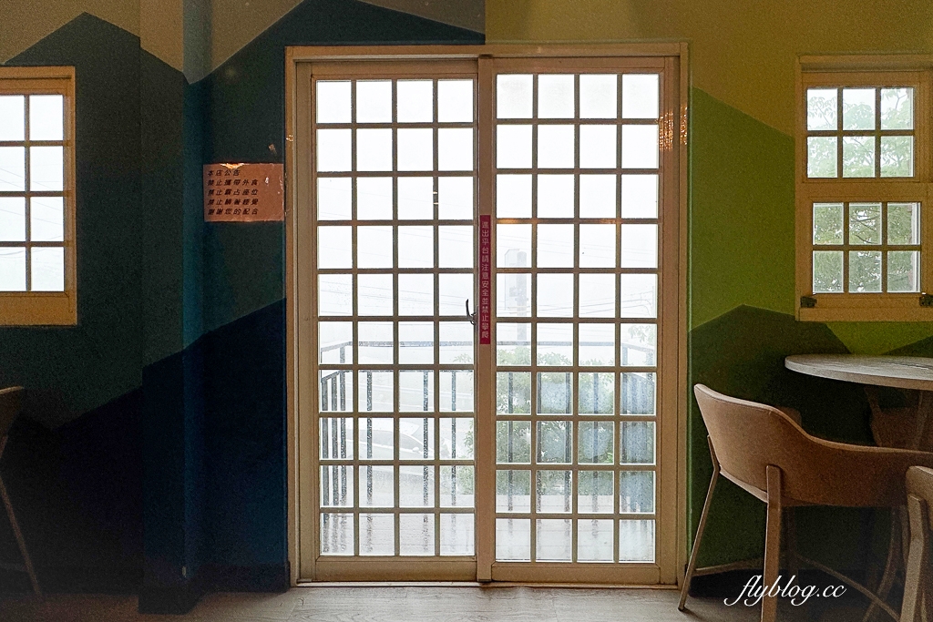 南投仁愛｜全家便利商店 清境雲海店．清境海拔最高便利商店，歐式城堡建築還有羊咩咩 @飛天璇的口袋