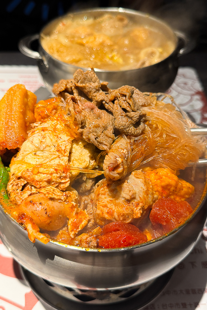 台中北區｜偈亭泡菜鍋．一中街小火鍋霸主，必點韓式泡菜鍋和牛奶起司鍋 @飛天璇的口袋