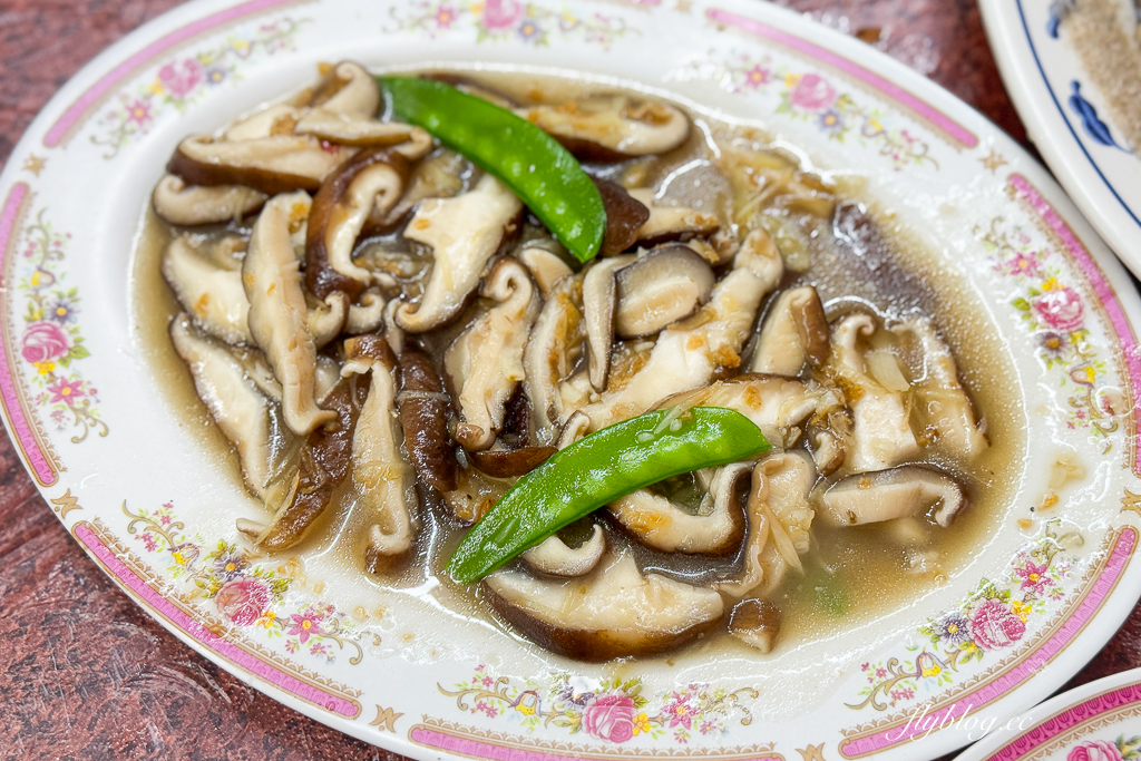 南投埔里｜香記桶仔雞．愛蘭交流道旁甕缸雞，雞油四物湯伴飯吃 @飛天璇的口袋