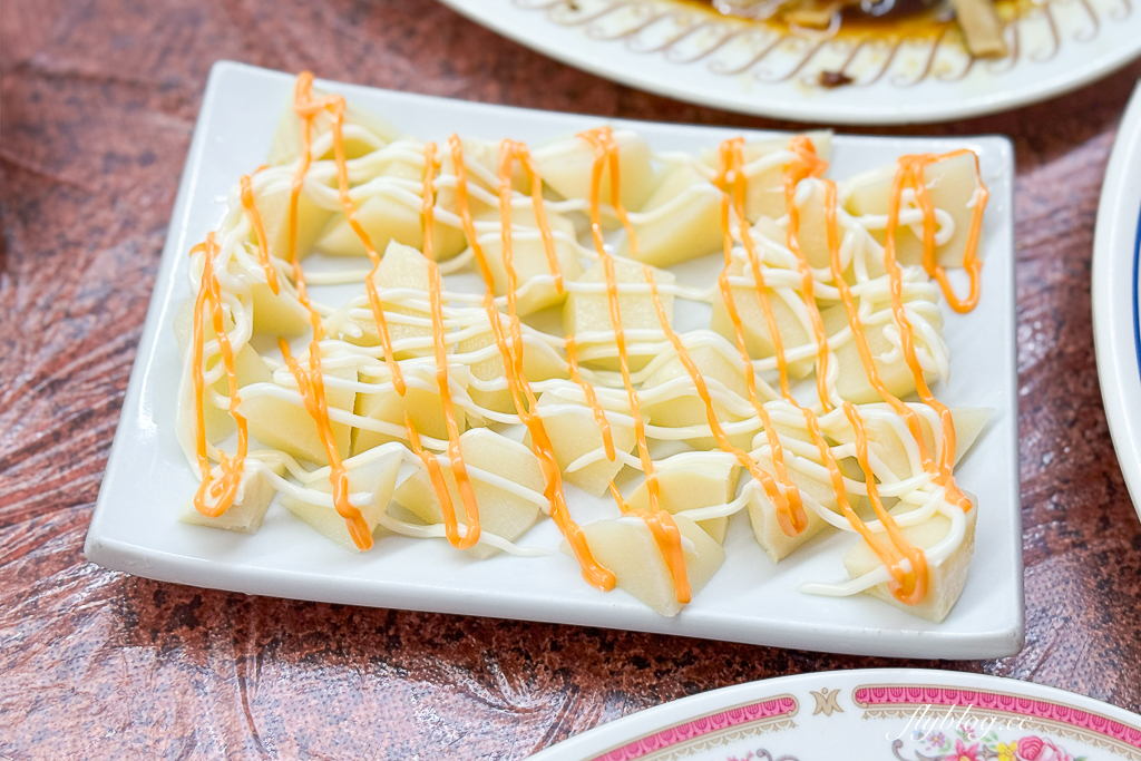 南投埔里｜香記桶仔雞．愛蘭交流道旁甕缸雞，雞油四物湯伴飯吃 @飛天璇的口袋