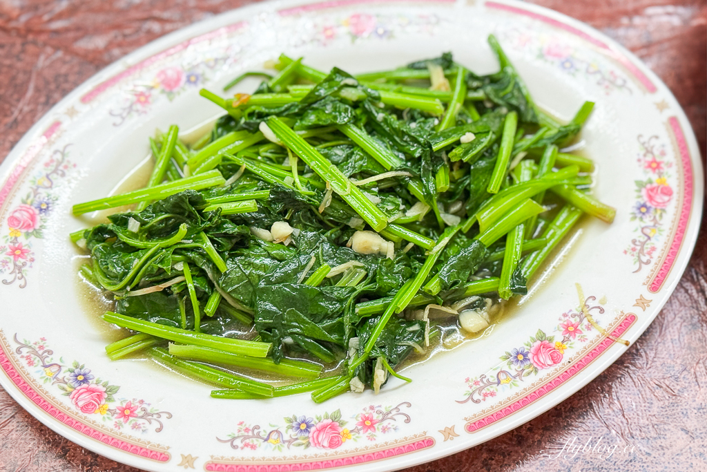 南投埔里｜香記桶仔雞．愛蘭交流道旁甕缸雞，雞油四物湯伴飯吃 @飛天璇的口袋