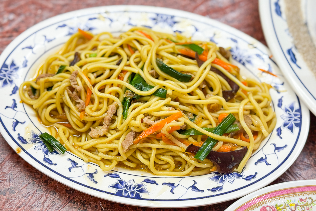 南投埔里｜香記桶仔雞．愛蘭交流道旁甕缸雞，雞油四物湯伴飯吃 @飛天璇的口袋