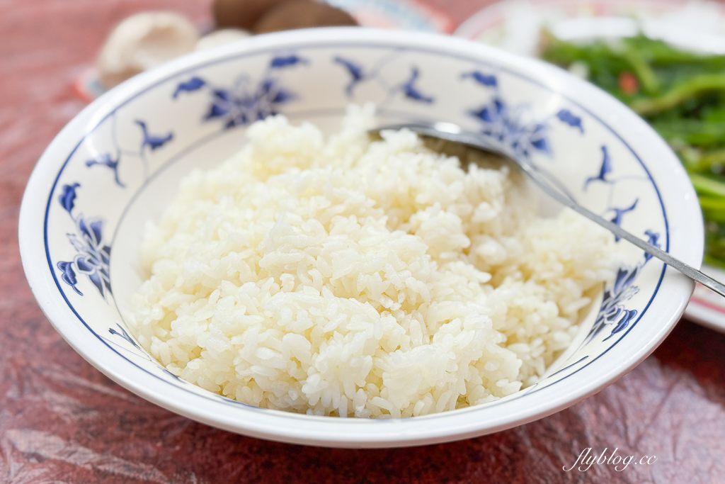 南投埔里｜香記桶仔雞．愛蘭交流道旁甕缸雞，雞油四物湯伴飯吃 @飛天璇的口袋