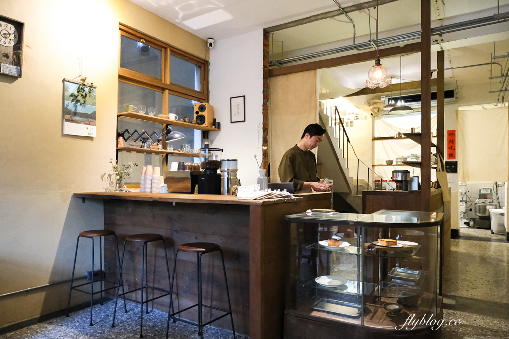 台中西區｜群島李季．從網路甜點工作室起家，台中老宅甜點咖啡館 @飛天璇的口袋