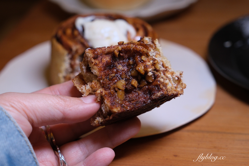 台中西區｜群島李季．從網路甜點工作室起家，台中老宅甜點咖啡館 @飛天璇的口袋