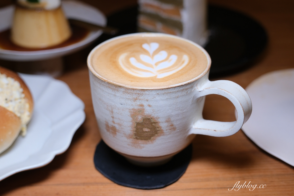 台中西區｜群島李季．從網路甜點工作室起家，台中老宅甜點咖啡館 @飛天璇的口袋