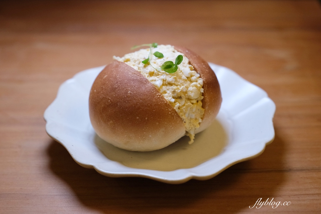 台中西區｜群島李季．從網路甜點工作室起家，台中老宅甜點咖啡館 @飛天璇的口袋