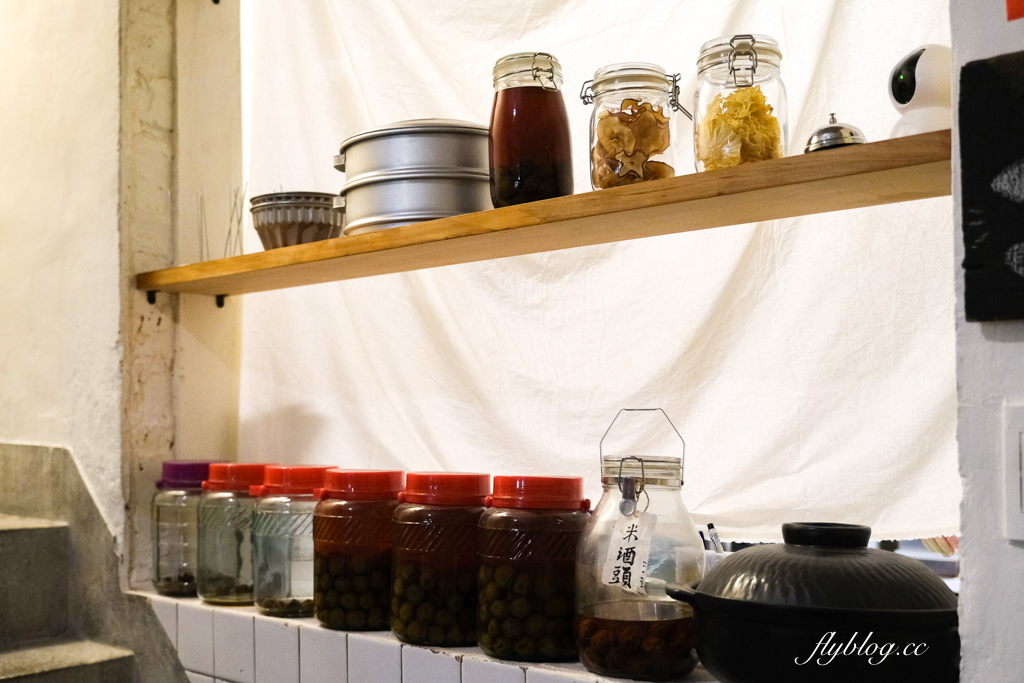 台中西區｜群島李季．從網路甜點工作室起家，台中老宅甜點咖啡館 @飛天璇的口袋