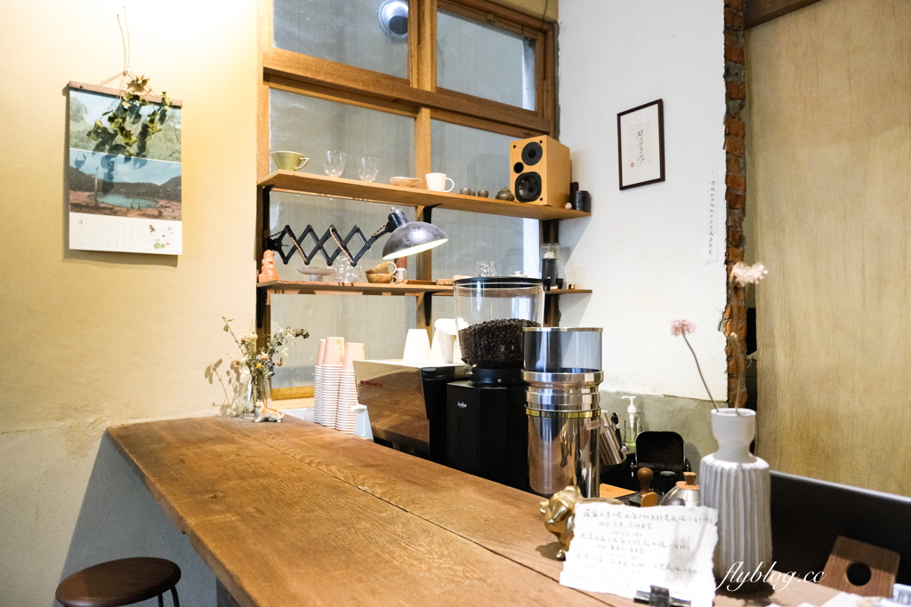 台中西區｜群島李季．從網路甜點工作室起家，台中老宅甜點咖啡館 @飛天璇的口袋