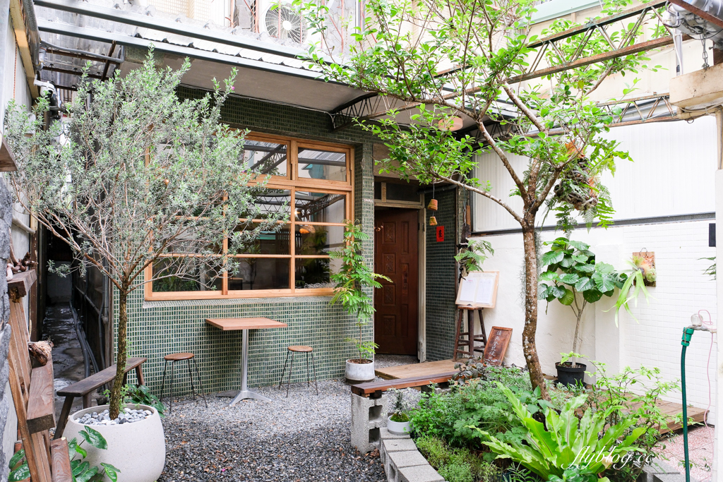 台中西區｜群島李季．從網路甜點工作室起家，台中老宅甜點咖啡館 @飛天璇的口袋