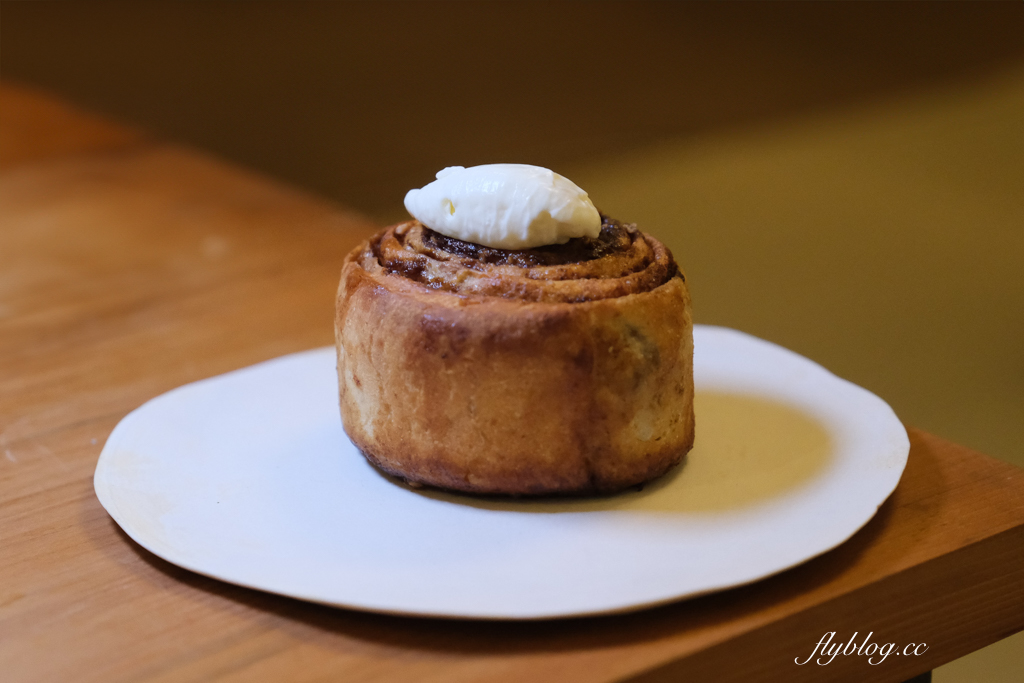 台中西區｜群島李季．從網路甜點工作室起家，台中老宅甜點咖啡館 @飛天璇的口袋