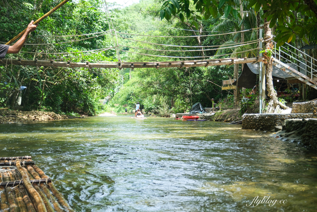 泰國攀牙｜Komol’s Corner Bamboo Rafting．超療癒的竹筏泛舟，穿梭在潺潺流水中，兩邊都是林蔭遮敝 @飛天璇的口袋