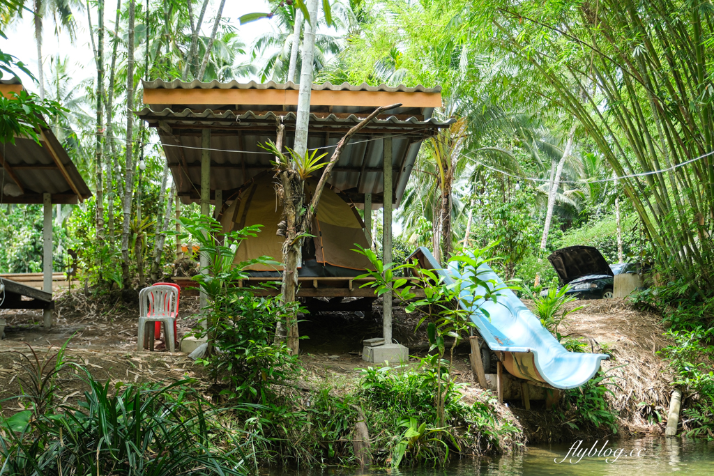 泰國攀牙｜Komol’s Corner Bamboo Rafting．超療癒的竹筏泛舟，穿梭在潺潺流水中，兩邊都是林蔭遮敝 @飛天璇的口袋