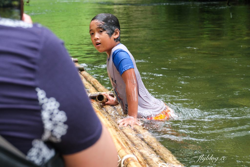泰國攀牙｜Komol’s Corner Bamboo Rafting．超療癒的竹筏泛舟，穿梭在潺潺流水中，兩邊都是林蔭遮敝 @飛天璇的口袋