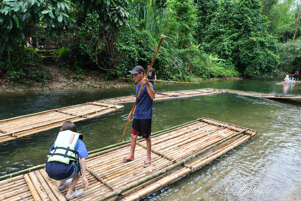 泰國攀牙｜Komol’s Corner Bamboo Rafting．超療癒的竹筏泛舟，穿梭在潺潺流水中，兩邊都是林蔭遮敝 @飛天璇的口袋