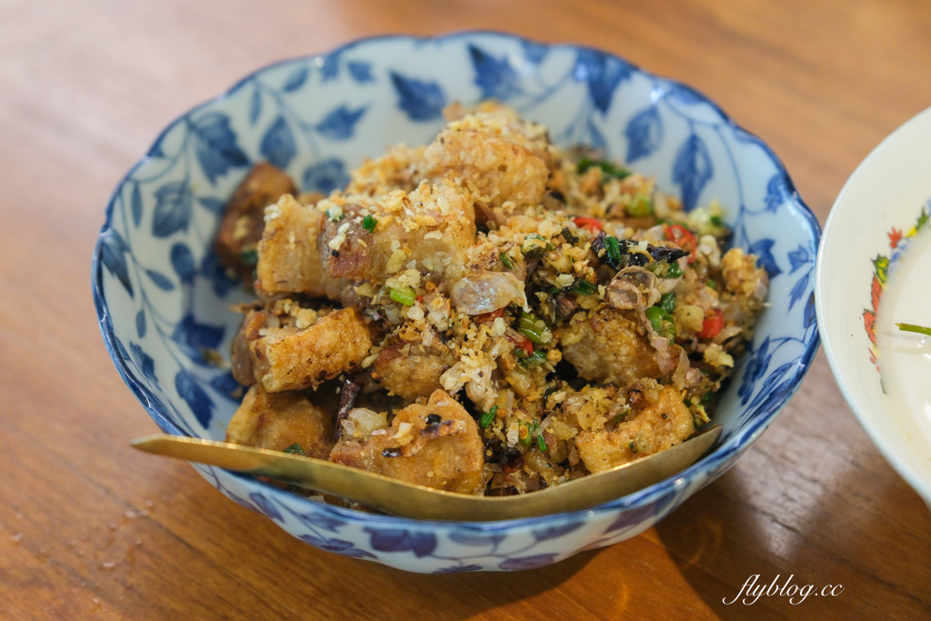 泰國攀牙｜Krua Morakot Home Cooking มรกตโฮมคุ๊กกิ้ง．預約才吃得到的私廚料理，74歲阿公掌廚的泰南料理 @飛天璇的口袋