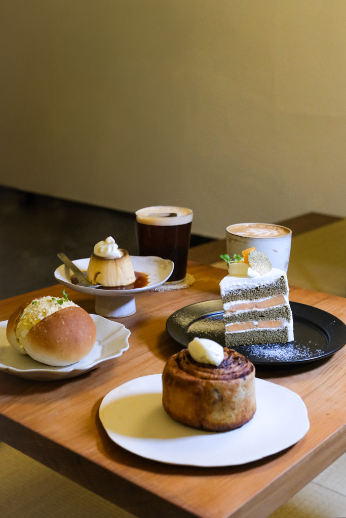 台中西區｜群島李季．從網路甜點工作室起家，台中老宅甜點咖啡館 @飛天璇的口袋