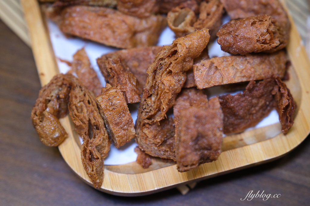 台中北屯｜酥文人東山鴨頭興安店．原忠孝夜市珍東山鴨頭，必點超好吃招牌炸豆皮 @飛天璇的口袋