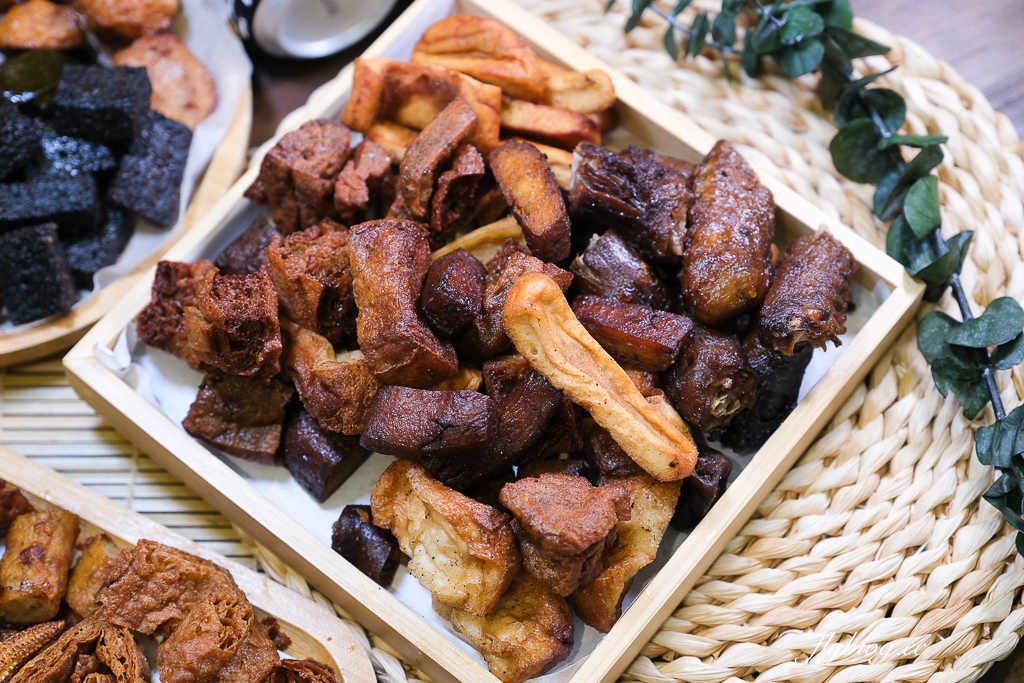 台中北屯｜酥文人東山鴨頭興安店．原忠孝夜市珍東山鴨頭，必點超好吃招牌炸豆皮 @飛天璇的口袋