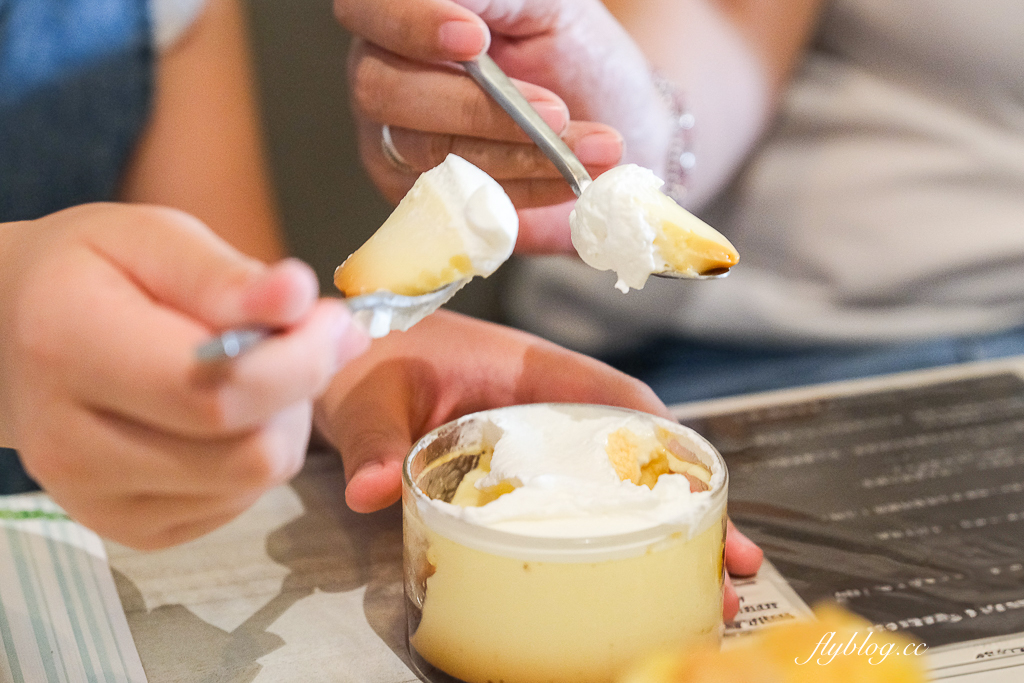 台中西區｜東雲甜點．吃得到名古屋千層蛋糕，日式蛋糕和常溫甜點都有水準 @飛天璇的口袋