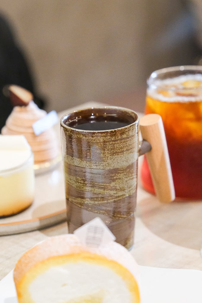 台中西區｜東雲甜點．吃得到名古屋千層蛋糕，日式蛋糕和常溫甜點都有水準 @飛天璇的口袋