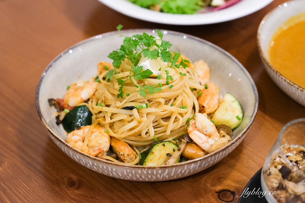 台中南屯｜壹野餐桌 Yuun’s Table．溪木新品牌，提供酸種麵包早午餐和義大利麵 @飛天璇的口袋