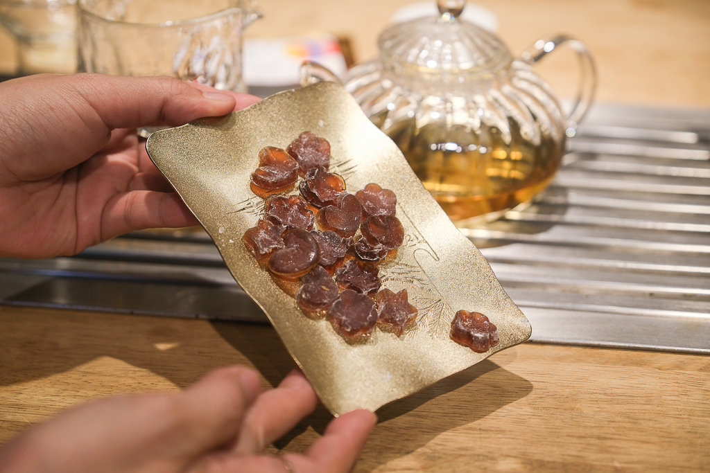 泰國攀牙｜Ban Bai Tea Cafe บ้านใบ．攀牙文青風茶店，結合茶、咖啡和點心 @飛天璇的口袋