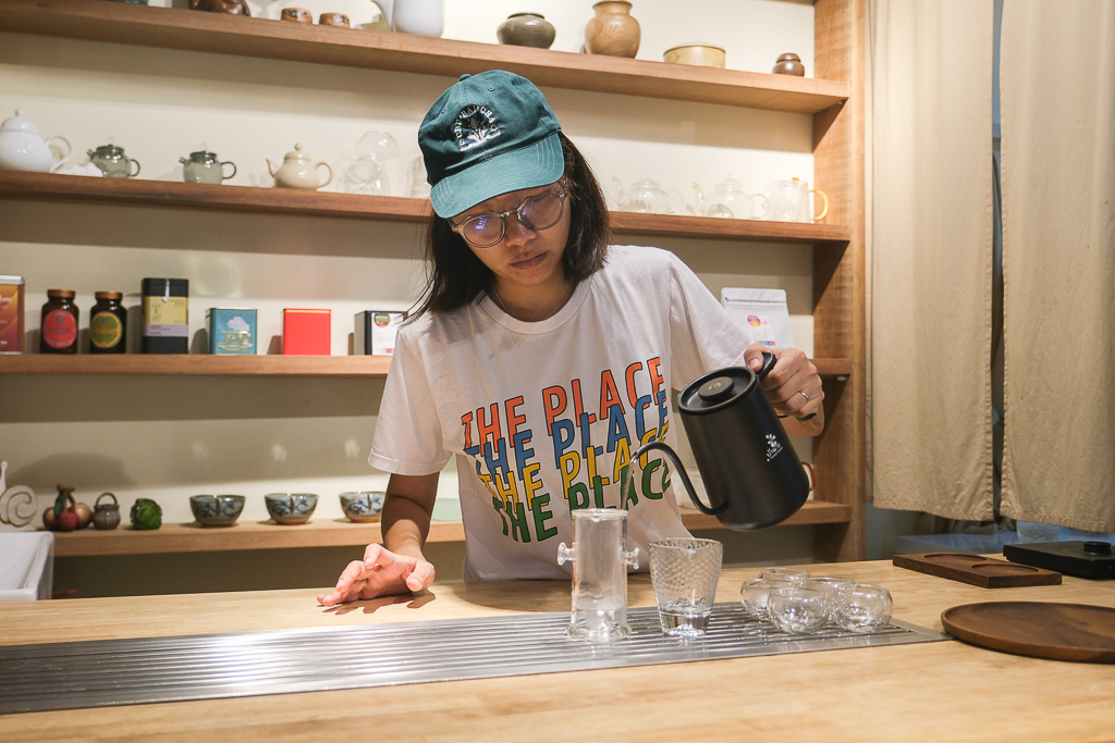 泰國攀牙｜Ban Bai Tea Cafe บ้านใบ．攀牙文青風茶店，結合茶、咖啡和點心 @飛天璇的口袋