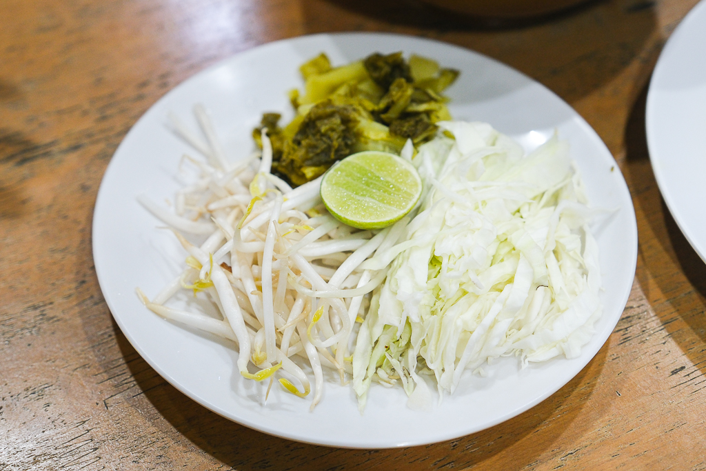 泰國攀牙｜Mae Pa ครัวแม่ปา．結合泰南與泰北料理，必點泰北咖哩麵和番茄麵 @飛天璇的口袋