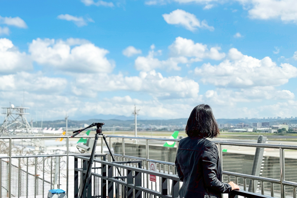 桃園旅遊｜桃園機場第二航廈．近距離看飛機起降、復古美食街、免費休息區、機場飯店 @飛天璇的口袋