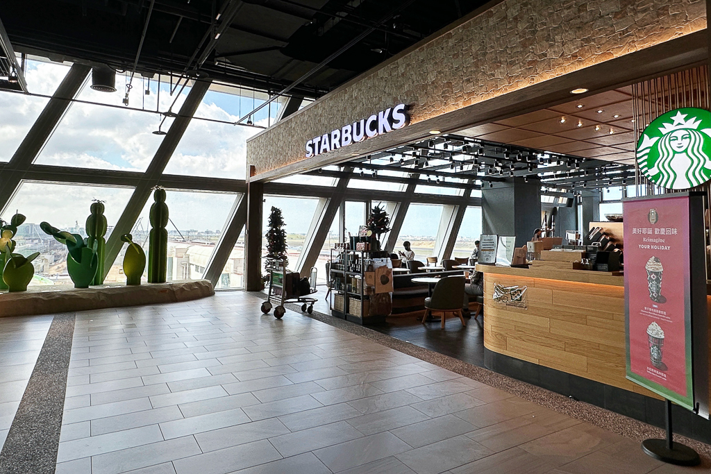 桃園旅遊｜桃園機場第二航廈．近距離看飛機起降、復古美食街、免費休息區、機場飯店 @飛天璇的口袋