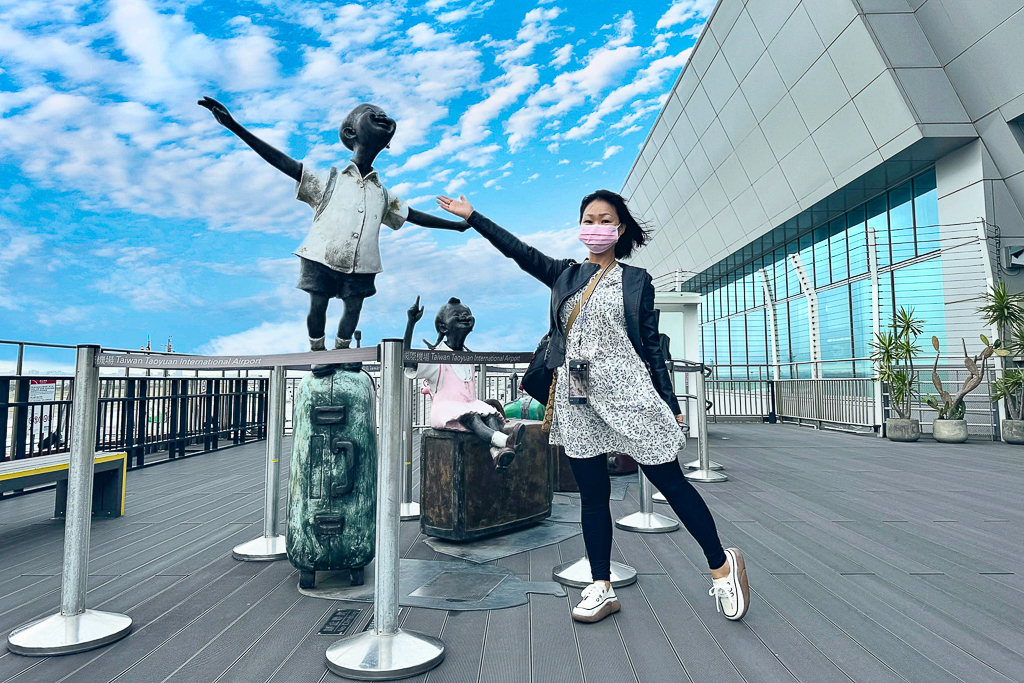 桃園旅遊｜桃園機場第二航廈．近距離看飛機起降、復古美食街、免費休息區、機場飯店 @飛天璇的口袋