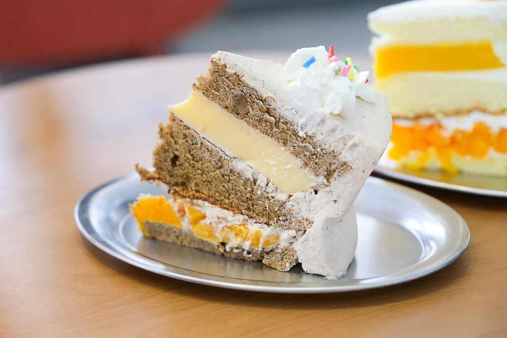 台中西屯|Bake INN.網路甜點工作室轉型甜點店,逢甲商圈巷弄裡的咖啡館 @飛天璇的口袋 台中西屯|Bake INN.網路甜點工作室轉型甜點店,逢甲商圈巷弄裡的咖啡館 @飛天璇的口袋