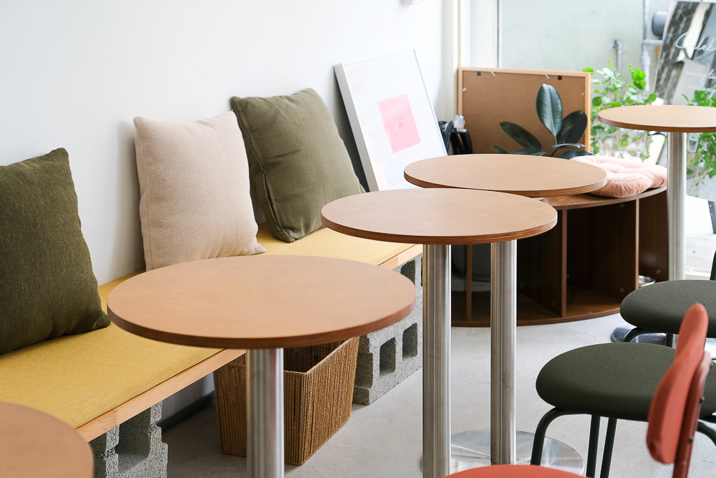 台中西屯|Bake INN.網路甜點工作室轉型甜點店,逢甲商圈巷弄裡的咖啡館 @飛天璇的口袋 台中西屯|Bake INN.網路甜點工作室轉型甜點店,逢甲商圈巷弄裡的咖啡館 @飛天璇的口袋