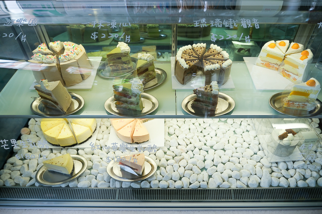 台中西屯|Bake INN.網路甜點工作室轉型甜點店,逢甲商圈巷弄裡的咖啡館 @飛天璇的口袋 台中西屯|Bake INN.網路甜點工作室轉型甜點店,逢甲商圈巷弄裡的咖啡館 @飛天璇的口袋