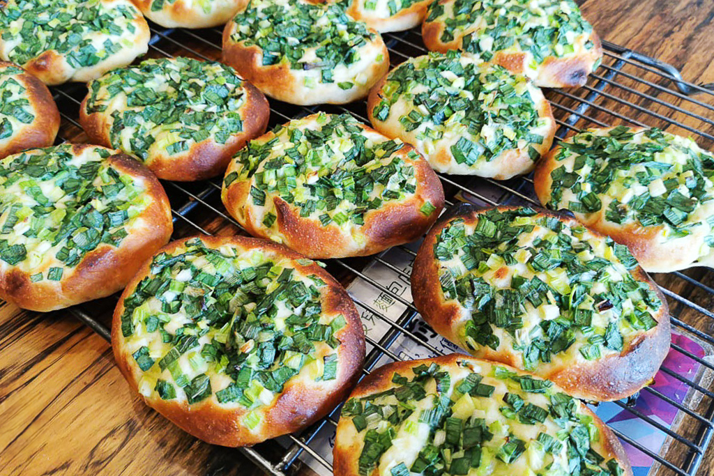 台中北區｜拉波兒麵包店．師出野上智寬師的麵包店，網友推薦蔥麵包和檸檬磅蛋糕 @飛天璇的口袋