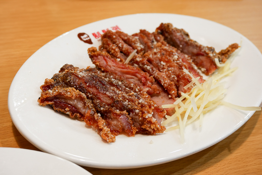 台中南屯｜鬍鬚張魯肉飯．紅到日本的滷肉飯，滷肉飯節人氣第一名 @飛天璇的口袋