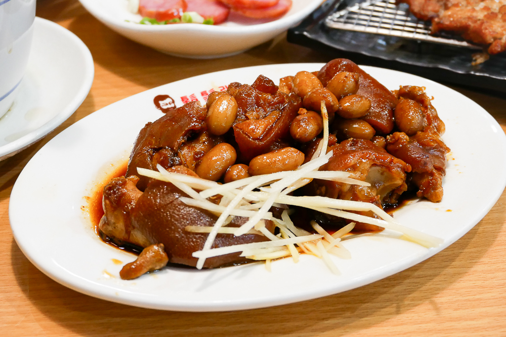 台中南屯｜鬍鬚張魯肉飯．紅到日本的滷肉飯，滷肉飯節人氣第一名 @飛天璇的口袋