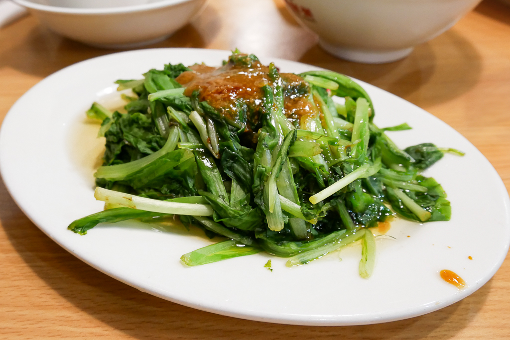 台中南屯｜鬍鬚張魯肉飯．紅到日本的滷肉飯，滷肉飯節人氣第一名 @飛天璇的口袋