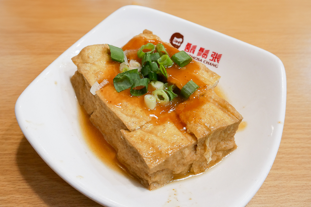 台中南屯｜鬍鬚張魯肉飯．紅到日本的滷肉飯，滷肉飯節人氣第一名 @飛天璇的口袋